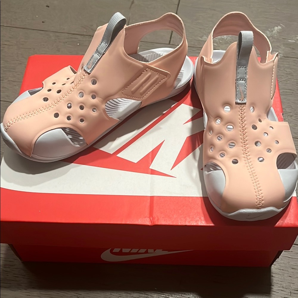 Nike Kids Sandals - Peach and White